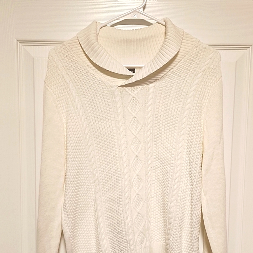 White sweater Izod